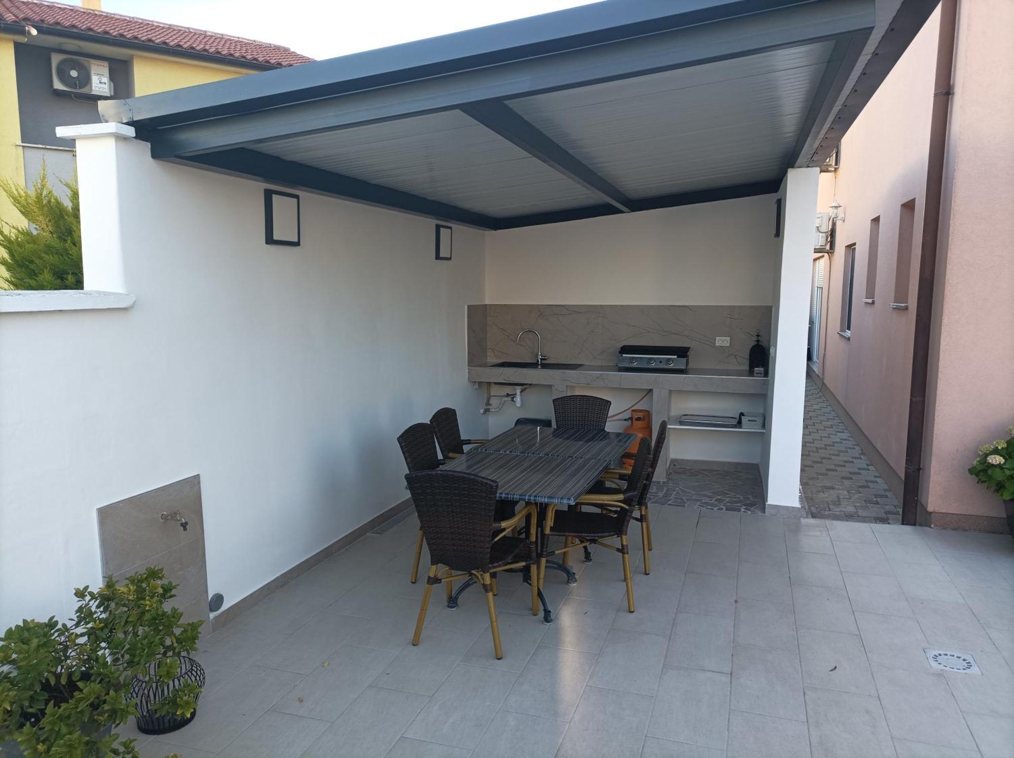 House Monte Cherpo